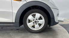 MINI Hatchback 1.5 Cooper 3dr Auto Petrol Hatchback